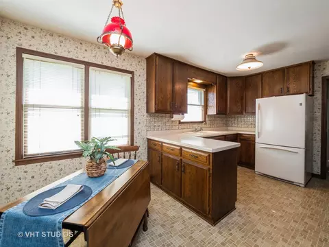 601 S 1st St, West Dundee, IL 60118 photo 10