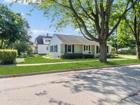 601 S 1st St, West Dundee, IL 60118 photo 3