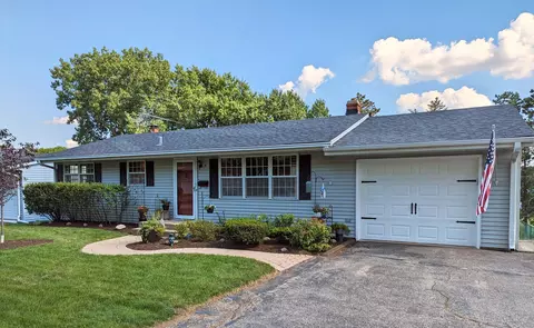19 W James Way, Cary, IL 60013