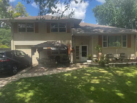 3804 Seward Ave, Rockford, IL 61108
