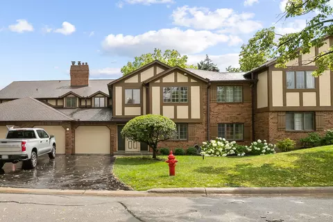 7845 W Golf Dr #1A, Palos Heights, IL 60463