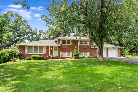 205 Crabapple Ct, Joliet, IL 60435