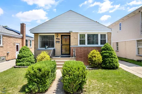 2833 Gustav St, Franklin Park, IL 60131
