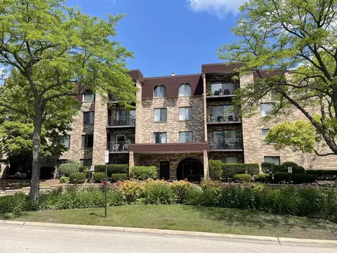 2150 Valencia Dr #206, Northbrook, IL 60062