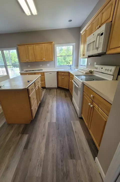 1124 Fox River Dr, Algonquin, IL 60102 photo 12
