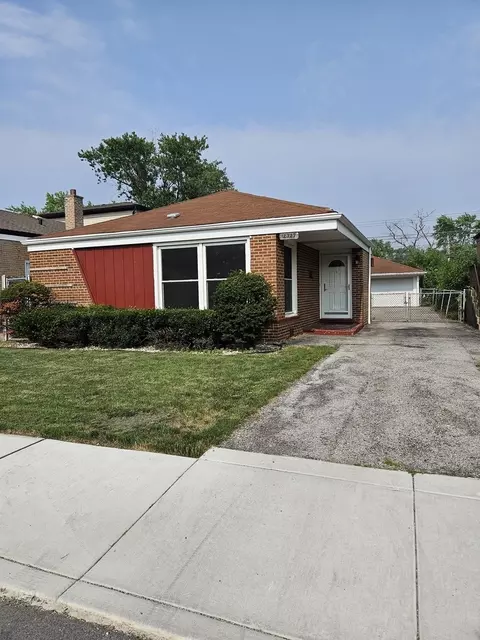 12727 S Carpenter St, Calumet Park, IL 60827