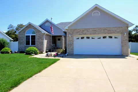 120 Mansfield Ct, Chebanse, IL 60922
