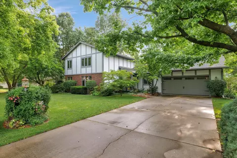 1909 Byrnebruk Dr, Champaign, IL 61822