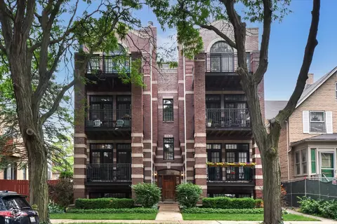 2226 W Morse Ave #3E, Chicago, IL 60645