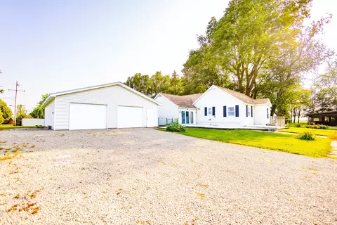 645 High St, Weldon, IL 61882