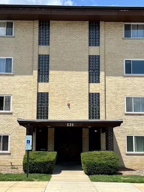 535 S Cleveland Ave #106, Arlington Heights, IL 60005