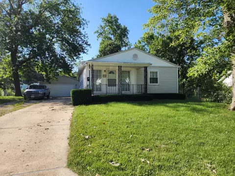 76 Phillips Dr, Decatur, IL 62521
