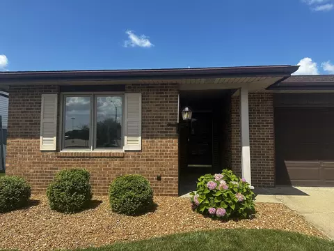 315 Fairway Dr #2, Bloomington, IL 61701