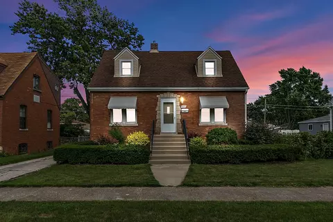 9209 S 55th Ave, Oak Lawn, IL 60453