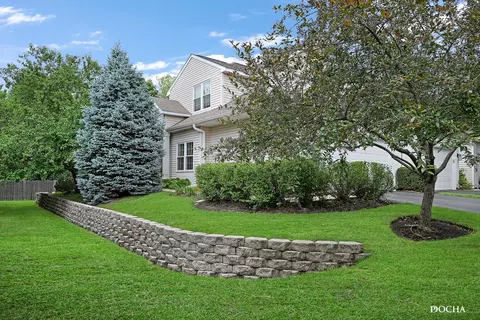 161 N Barton Trl, Batavia, IL 60510