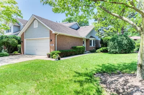 8646 Pearson Dr, Darien, IL 60561