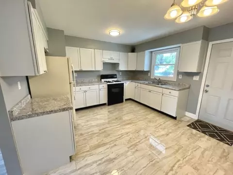 788 4th Ave, Aurora, IL 60505 photo 6