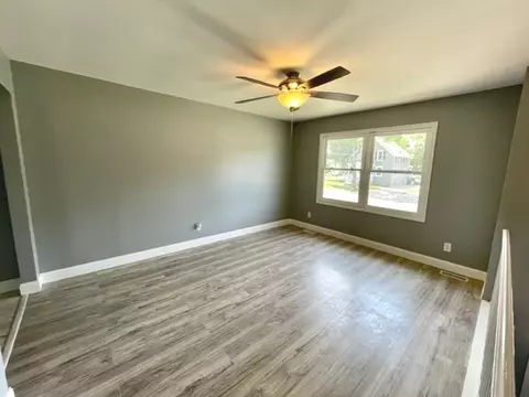 788 4th Ave, Aurora, IL 60505 photo 4