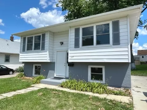788 4th Ave, Aurora, IL 60505 photo 2