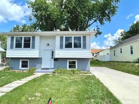 788 4th Ave, Aurora, IL 60505