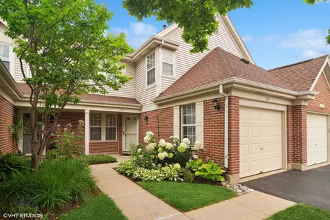 1141 Russellwood Ct, Buffalo Grove, IL 60089