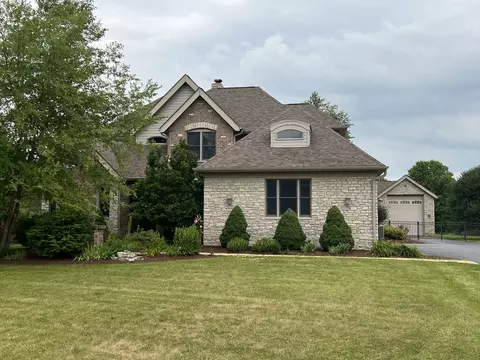 1811 W Forestview Dr, Sycamore, IL 60178