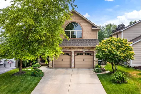 1026 N Webster St, Naperville, IL 60563