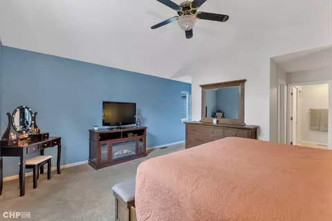 8308 Highpoint Cir #E, Darien, IL 60561 photo 14