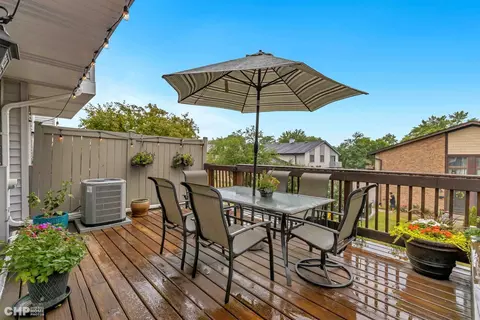8308 Highpoint Cir #E, Darien, IL 60561 photo 23