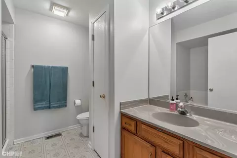 8308 Highpoint Cir #E, Darien, IL 60561 photo 20