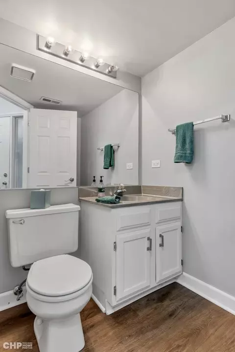8308 Highpoint Cir #E, Darien, IL 60561 photo 19