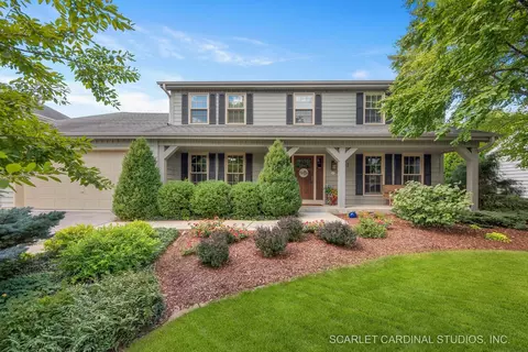 807 Raintree Dr, Naperville, IL 60540