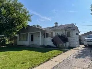 83 Birch St, Carpentersville, IL 60110