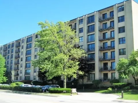 4601 W Touhy Ave #415, Lincolnwood, IL 60712