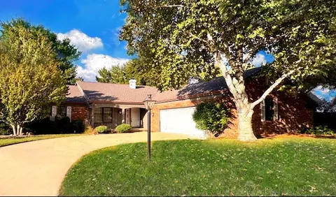 2504 Applewood Rd, Champaign, IL 61822