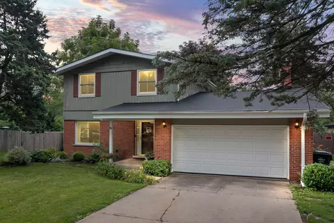 1605 N Park Dr, Mount Prospect, IL 60056