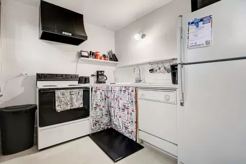 11248 S Champlain Ave, Chicago, IL 60628 photo 9
