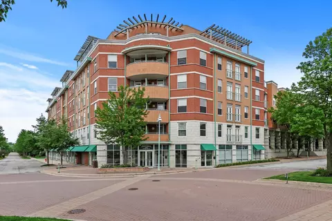 400 Village Cir #303, Willow Springs, IL 60480