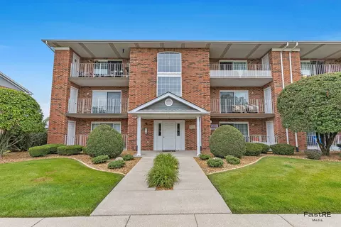 18230 Eagle Dr #2S, Tinley Park, IL 60477