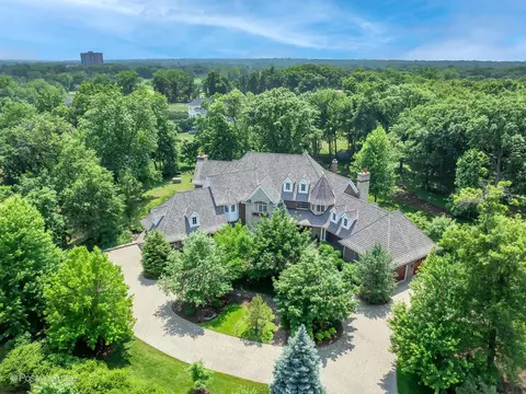 203 Oak Brook Rd, Oak Brook, IL 60523