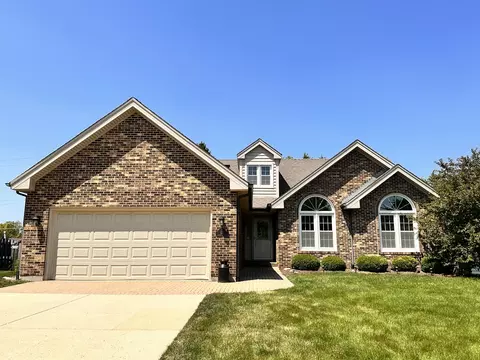 123 Wilcox Dr, Bartlett, IL 60103