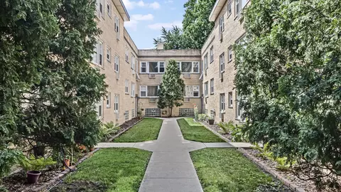 1815 W Touhy Ave #3, Chicago, IL 60626