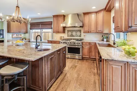 2135 Maple Ave, Northbrook, IL 60062 photo 8