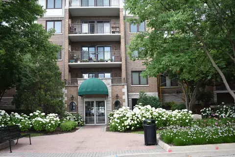 5 S Pine St #407B, Mount Prospect, IL 60056