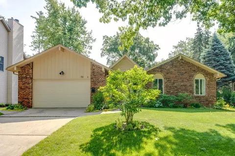 711 Price Ln, Deerfield, IL 60015