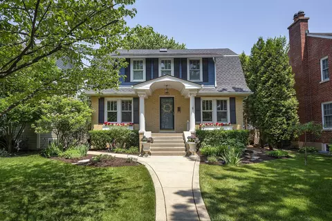 1041 Elm St, Winnetka, IL 60093