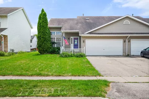 720 Hawthorne Ln, Genoa, IL 60135