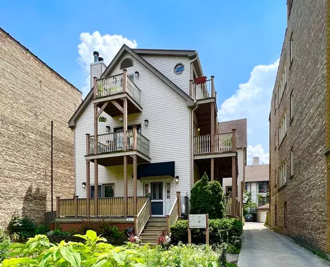 921 Ontario St #D, Oak Park, IL 60302