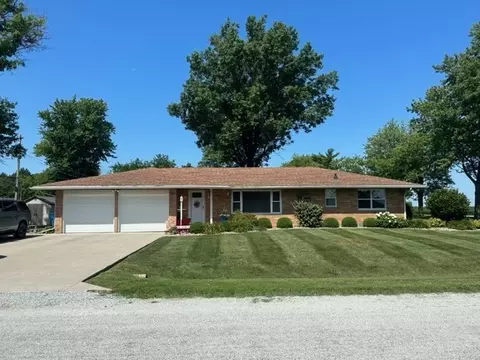 403 Clayton Dr, Watseka, IL 60970