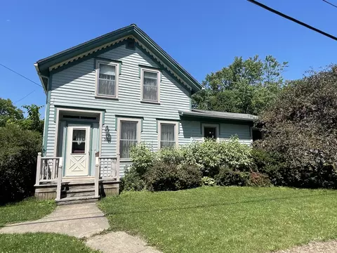 302 N Center St, Rockton, IL 61072
